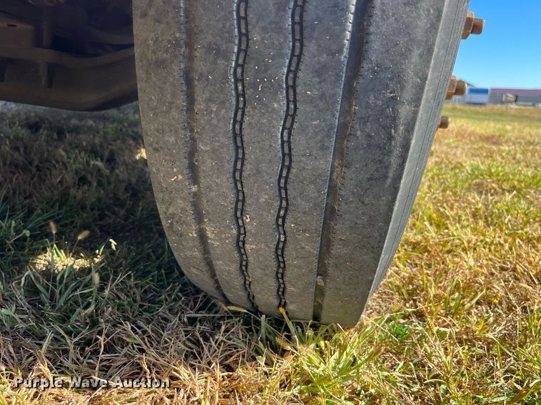 image for item DP2111 2006 Freightliner Business Class M2  delivery truck