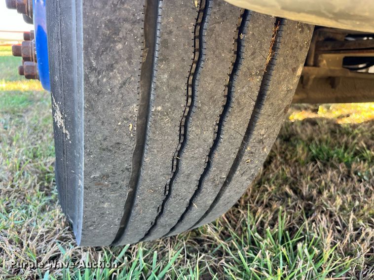 image for item DP2111 2006 Freightliner Business Class M2  delivery truck