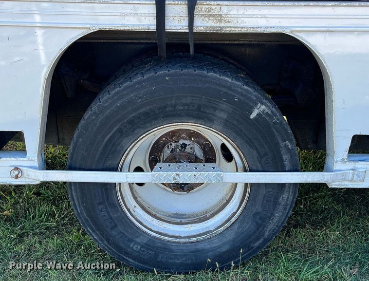 image for item DP2111 2006 Freightliner Business Class M2  delivery truck