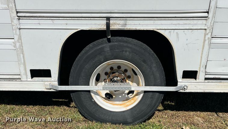 image for item DP2111 2006 Freightliner Business Class M2  delivery truck