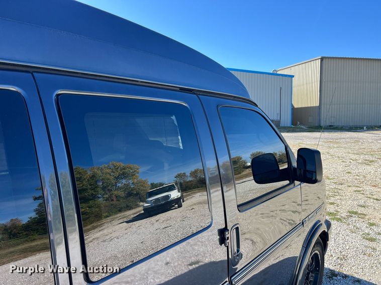 image for item DP2113 2014 GMC Savanna Limited  van