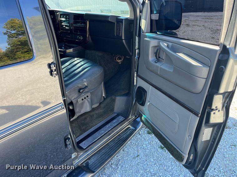 image for item DP2113 2014 GMC Savanna Limited  van