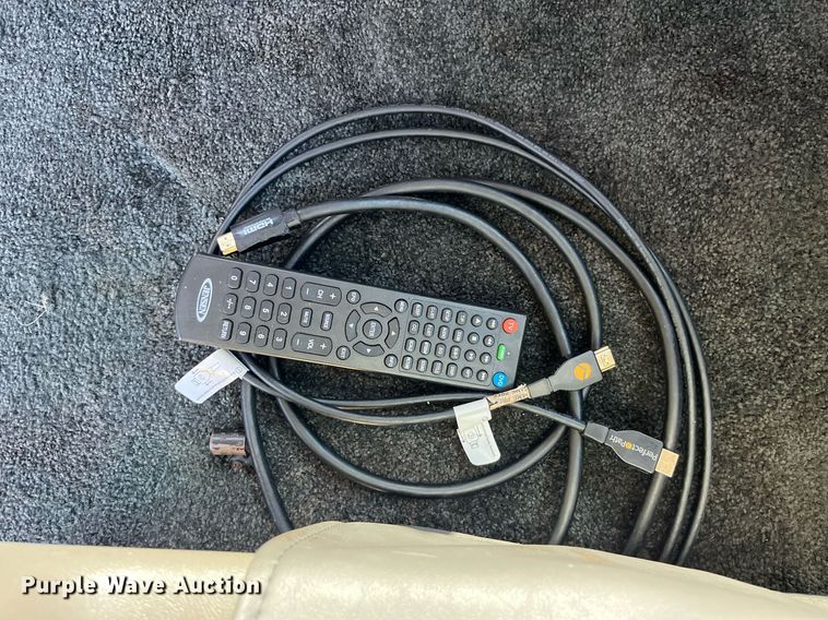 image for item DP2113 2014 GMC Savanna Limited  van