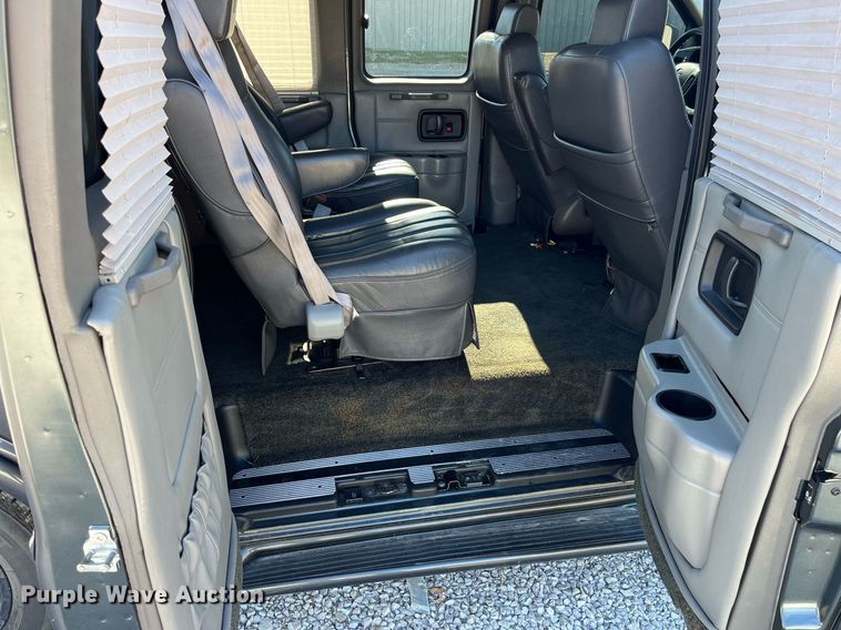 image for item DP2113 2014 GMC Savanna Limited  van