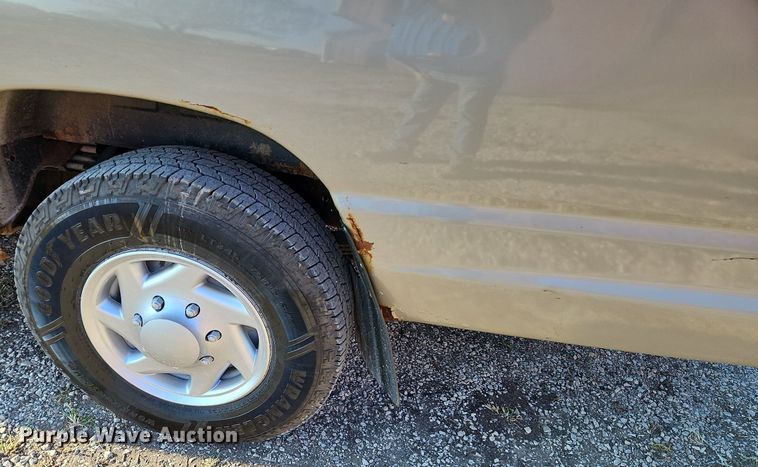 image for item DP2475 2009 Ford E350 XL Super Duty  van