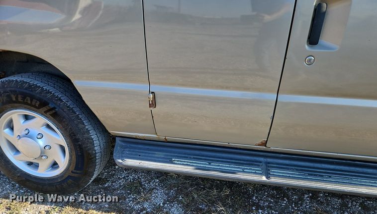 image for item DP2475 2009 Ford E350 XL Super Duty  van