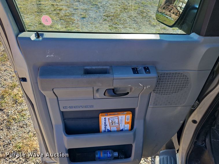 image for item DP2475 2009 Ford E350 XL Super Duty  van
