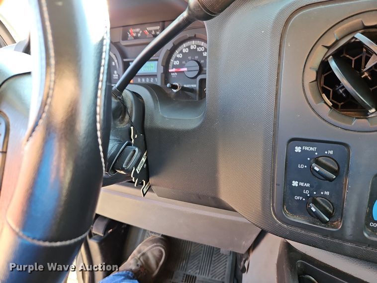 image for item DP2475 2009 Ford E350 XL Super Duty  van