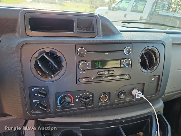 image for item DP2475 2009 Ford E350 XL Super Duty  van