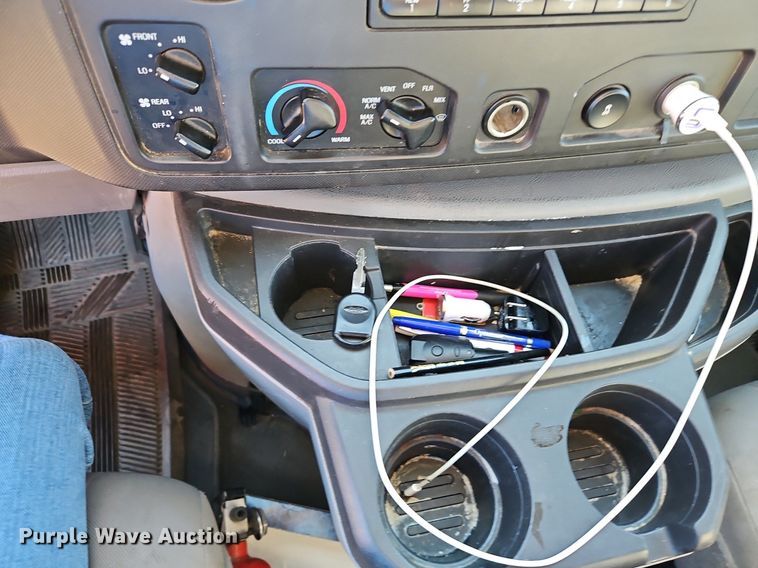 image for item DP2475 2009 Ford E350 XL Super Duty  van