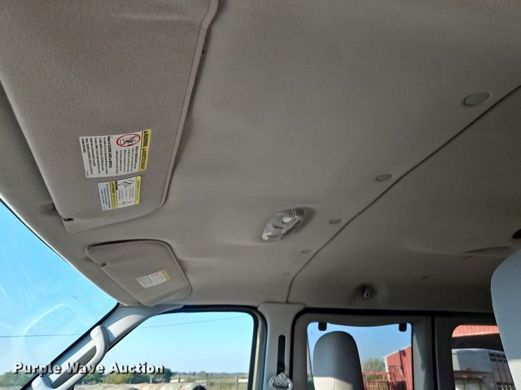 image for item DP2475 2009 Ford E350 XL Super Duty  van