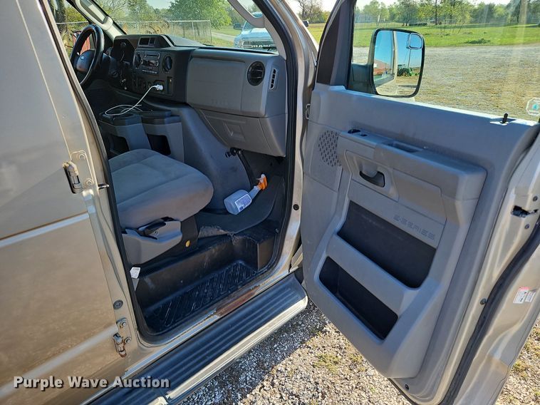 image for item DP2475 2009 Ford E350 XL Super Duty  van