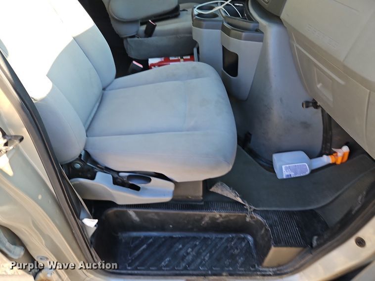 image for item DP2475 2009 Ford E350 XL Super Duty  van