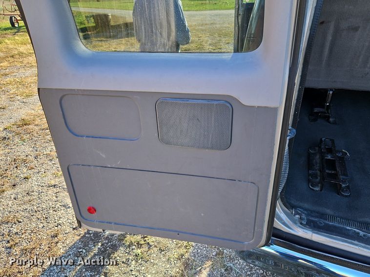 image for item DP2475 2009 Ford E350 XL Super Duty  van