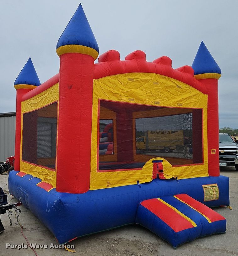 image for item DP2500 Kangaroo Inflatables KBH-1183-C-LW  bounce house