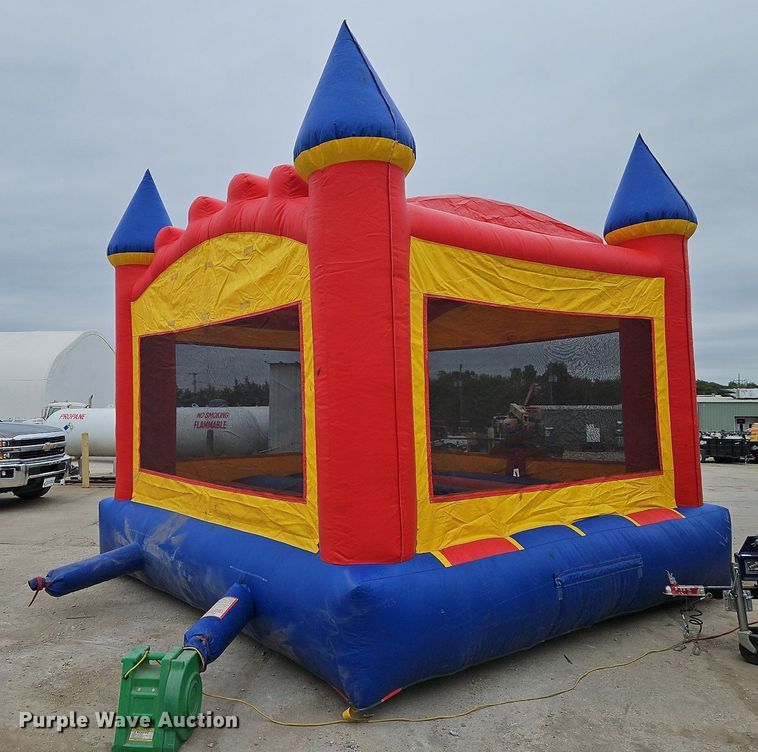image for item DP2500 Kangaroo Inflatables KBH-1183-C-LW  bounce house