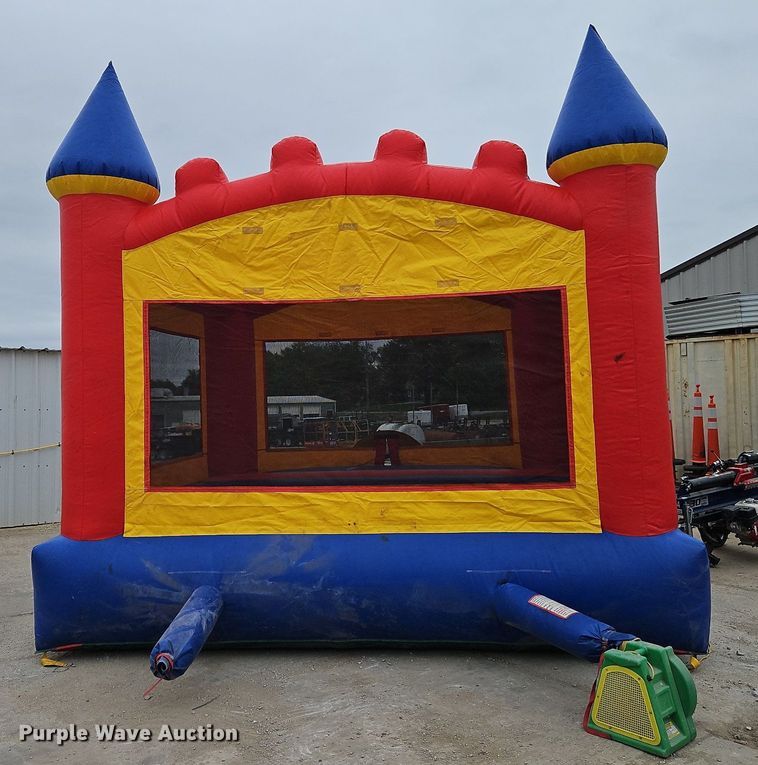 image for item DP2500 Kangaroo Inflatables KBH-1183-C-LW  bounce house