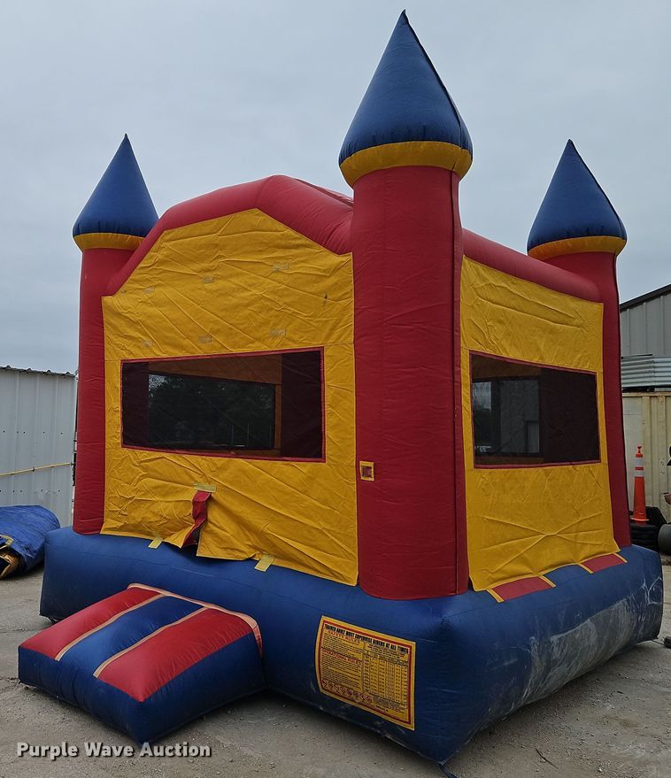 image for item DP2503 Bounce house