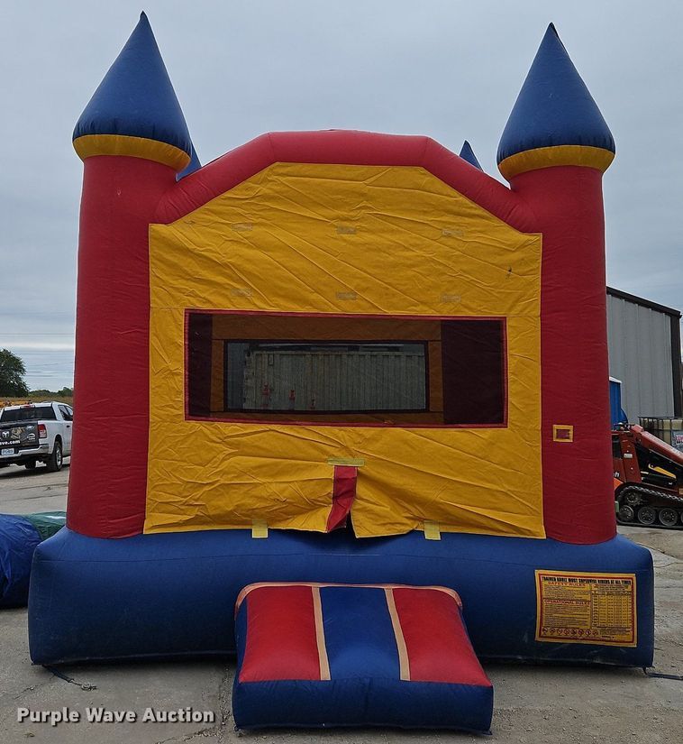 image for item DP2503 Bounce house
