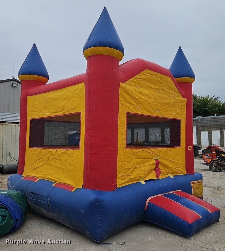 image for item DP2503 Bounce house