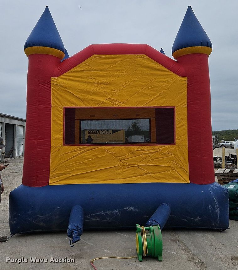 image for item DP2503 Bounce house