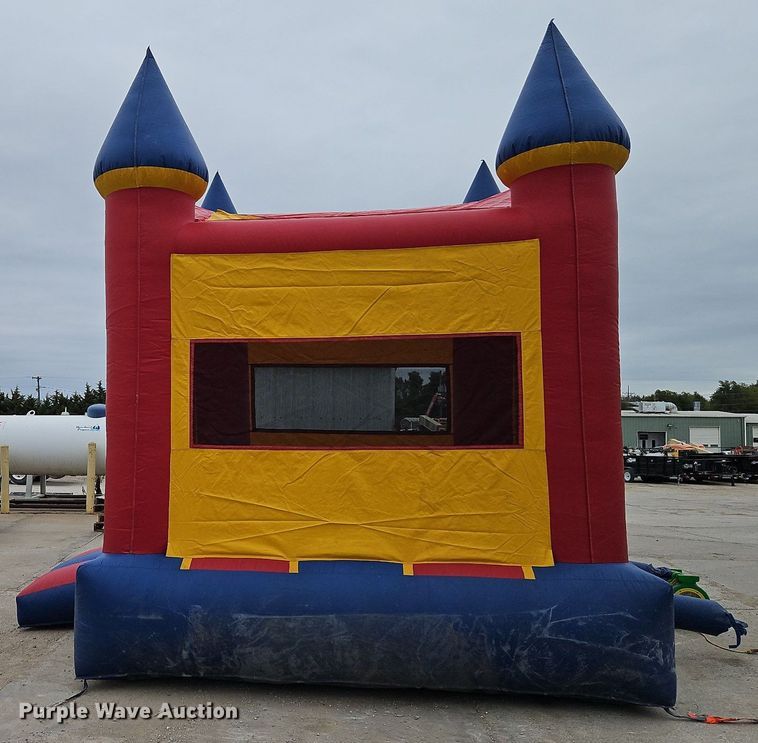 image for item DP2503 Bounce house