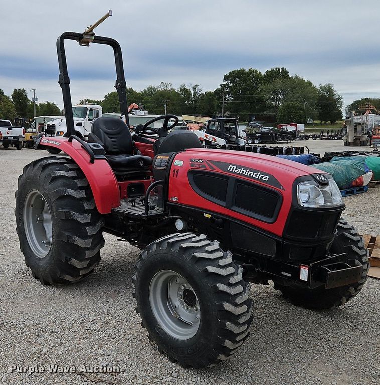 image for item DP2505 2015 Mahindra 3540 MFWD tractor