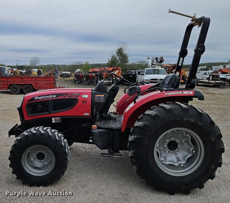 image for item DP2505 2015 Mahindra 3540 MFWD tractor