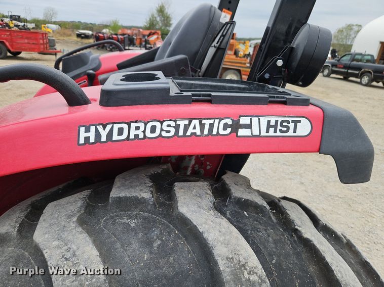 image for item DP2505 2015 Mahindra 3540 MFWD tractor