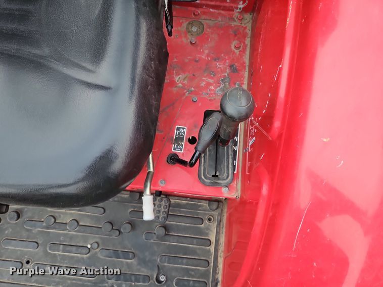 image for item DP2505 2015 Mahindra 3540 MFWD tractor