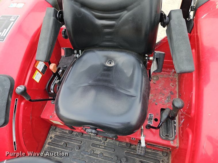 image for item DP2505 2015 Mahindra 3540 MFWD tractor
