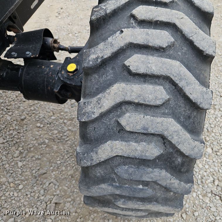 image for item DP2505 2015 Mahindra 3540 MFWD tractor