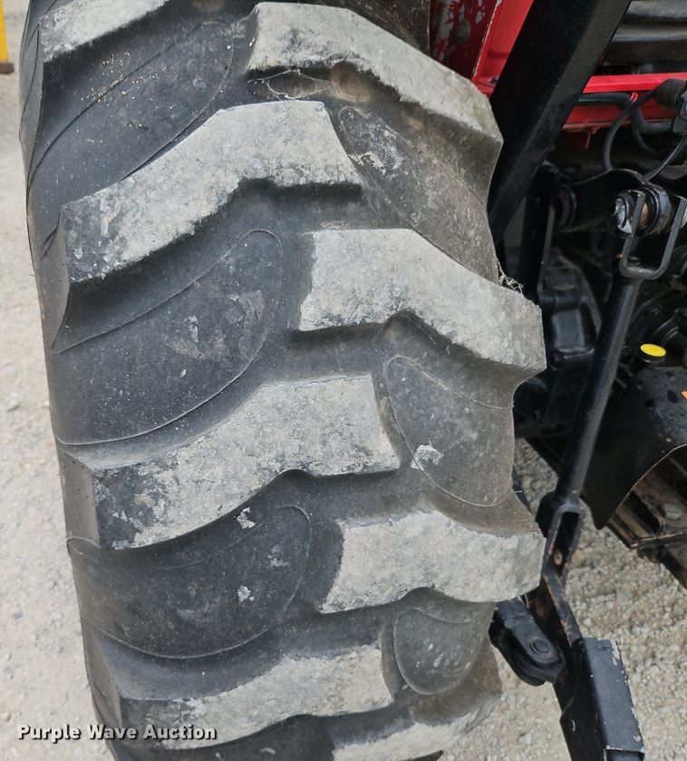 image for item DP2505 2015 Mahindra 3540 MFWD tractor