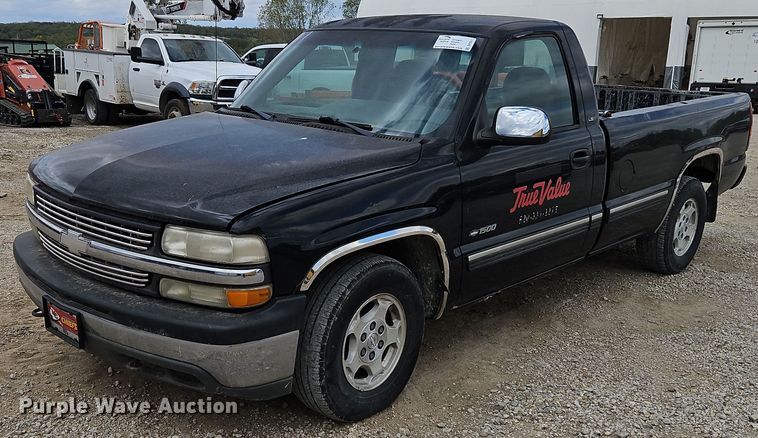 image for item DP2511 2001 Chevrolet Silverado 1500  pickup truck