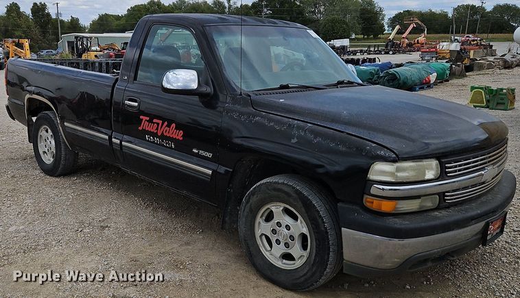 image for item DP2511 2001 Chevrolet Silverado 1500  pickup truck