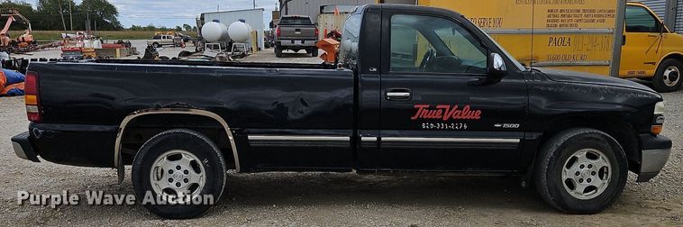 image for item DP2511 2001 Chevrolet Silverado 1500  pickup truck