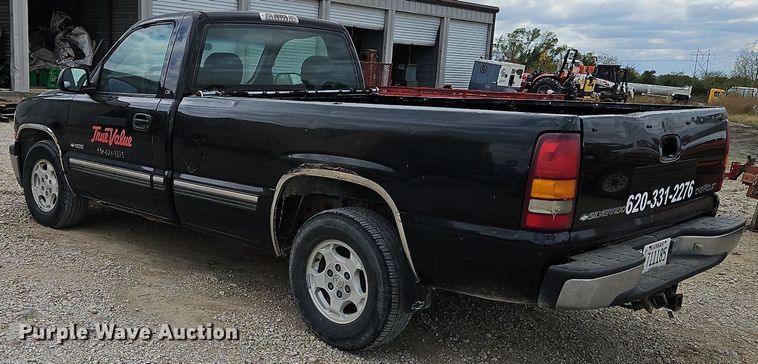 image for item DP2511 2001 Chevrolet Silverado 1500  pickup truck