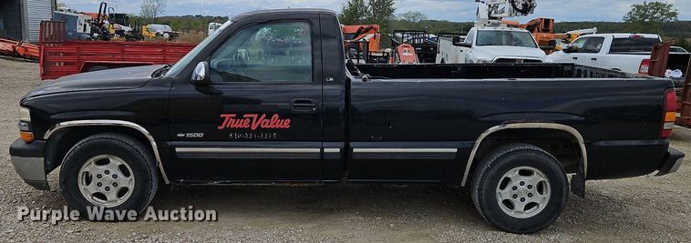 image for item DP2511 2001 Chevrolet Silverado 1500  pickup truck