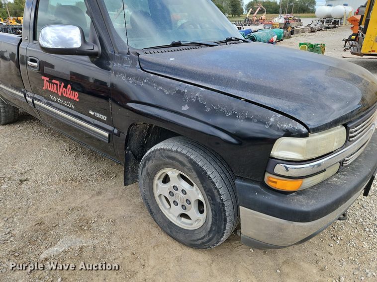 image for item DP2511 2001 Chevrolet Silverado 1500  pickup truck