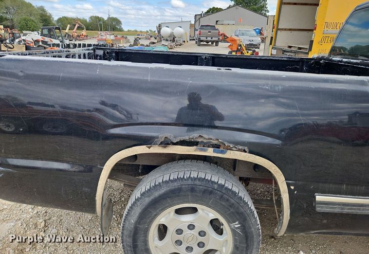 image for item DP2511 2001 Chevrolet Silverado 1500  pickup truck