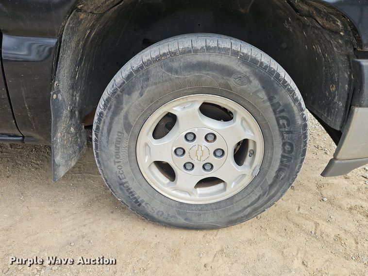 image for item DP2511 2001 Chevrolet Silverado 1500  pickup truck