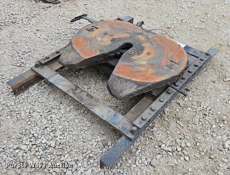 image for item DP2543 Fifth wheel hitch