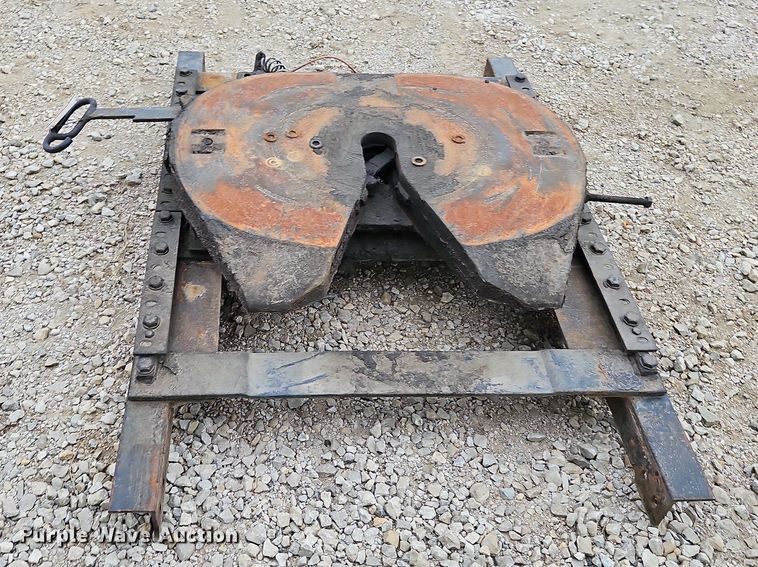 image for item DP2543 Fifth wheel hitch