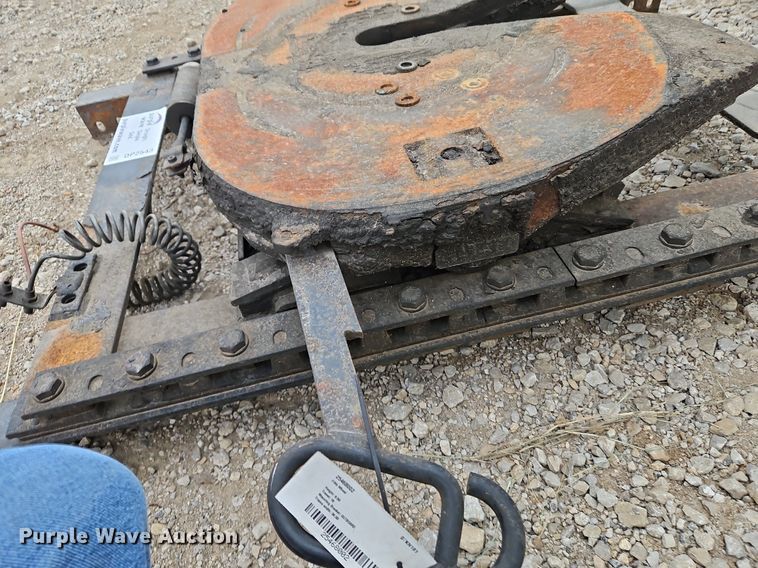 image for item DP2543 Fifth wheel hitch