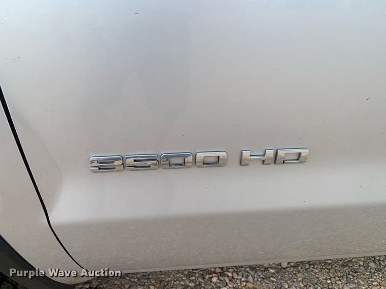 image for item DP8669 2018 GMC Sierra 3500HD  Crew Cab flatbed pickup truck