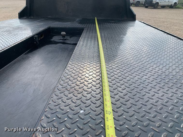 image for item DP8669 2018 GMC Sierra 3500HD  Crew Cab flatbed pickup truck