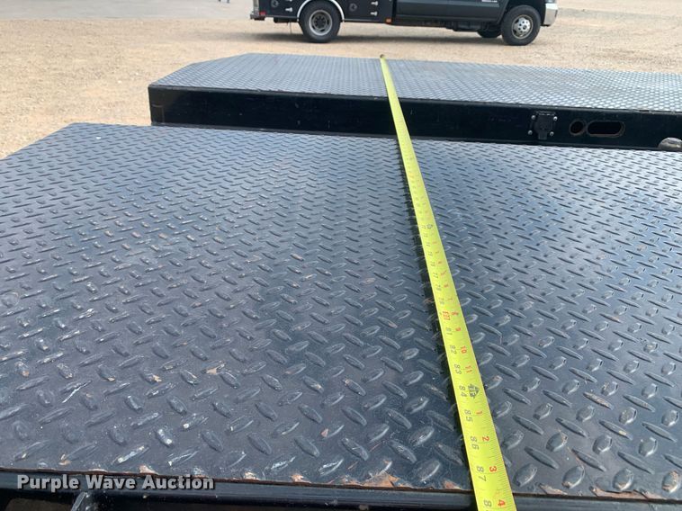 image for item DP8669 2018 GMC Sierra 3500HD  Crew Cab flatbed pickup truck