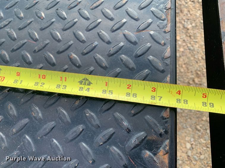 image for item DP8669 2018 GMC Sierra 3500HD  Crew Cab flatbed pickup truck