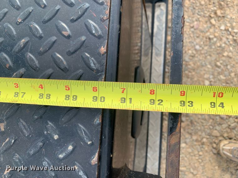 image for item DP8669 2018 GMC Sierra 3500HD  Crew Cab flatbed pickup truck