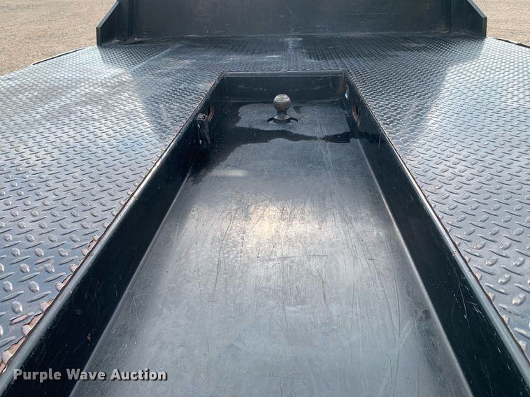 image for item DP8669 2018 GMC Sierra 3500HD  Crew Cab flatbed pickup truck